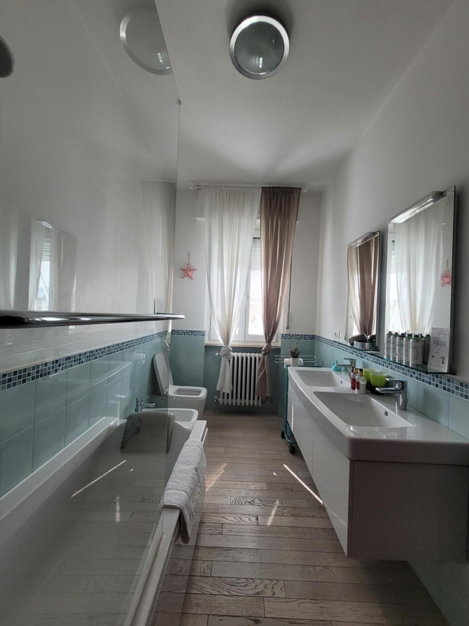 Garda Best Living Appartement Desenzano del Garda Buitenkant foto